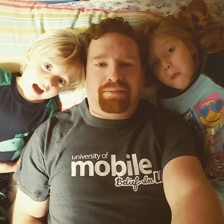 TJFruichantie's tweet photo. Bedtime selfie with my middle children. #fatherhood #lovemykids #makingmemories #parenthoo… https://t.co/lArNaxJPHg https://t.co/omewcbGRnq