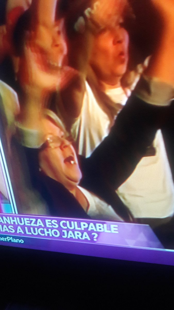 AsliDenizerTrol's tweet photo. -Están pifiando a Lucho Jara soa Bacheleh haga argo 
#CopihuedeOro2016 
- https://t.co/Sj8M5BjjaS