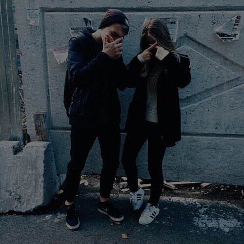 GiGiWTMS's tweet photo. lil late but thankful for these idiots💛 https://t.co/lTEl06jrTu