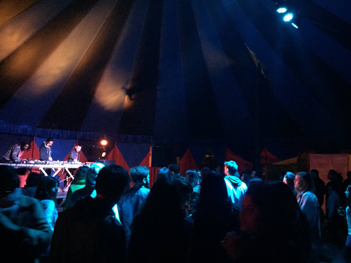 FitkaChile's tweet photo. Se prende la noche en CARPA FITKA junto a MATANZA. Esto recién comienza!!! #Fitka2016 https://t.co/PQsEvz1TiL