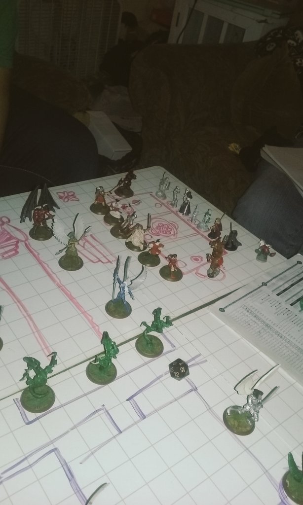 mizuki_hana2's tweet photo. The court of the Elves on Evermeet...except I didn't exactly have elf figures, but you get it!😁🔮🎲🐉✏💖 #FridayDnD https://t.co/7qaFsTsE6M