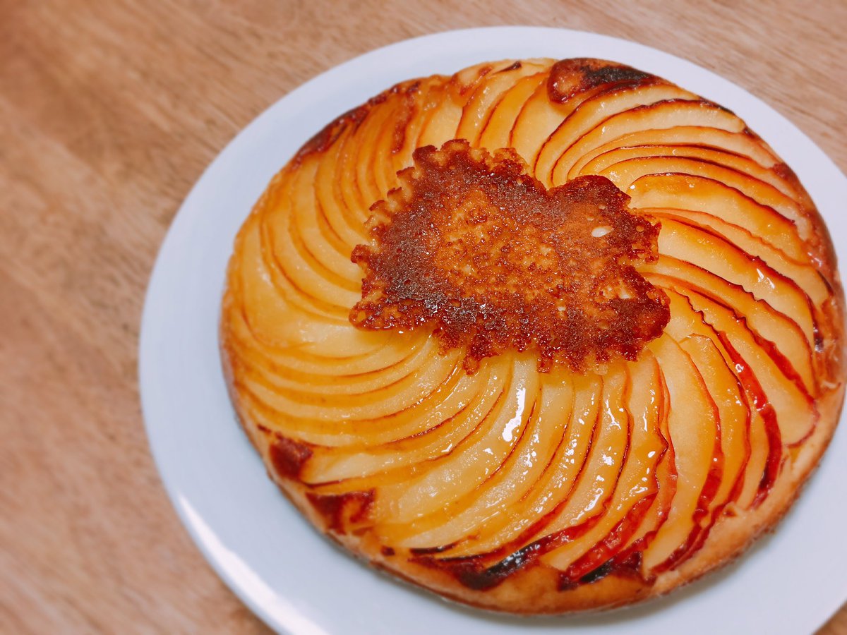 ホットケーキミックスとフライパンで作るりんごのタタン風ケーキが簡単なのに美味しい Togetter