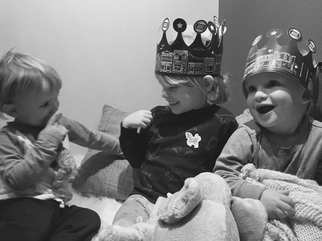sparrowbakery's tweet photo. Baby birds sporting the "Shop Small" crown in honor of tomorrow's Small Business Saturday!!! GIT yours at The Workh… https://t.co/Wp3CTk0OF4