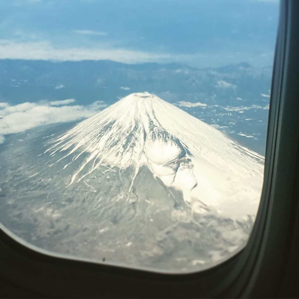 Megumi_Sato_'s tweet photo. 飛行機から見えた富士山!超きれい🗻✨ Could catch this awesome view on the airplane to Kagoshima.
#viewfromth… https://t.co/GJm2GY8lut https://t.co/igPRfDd72o