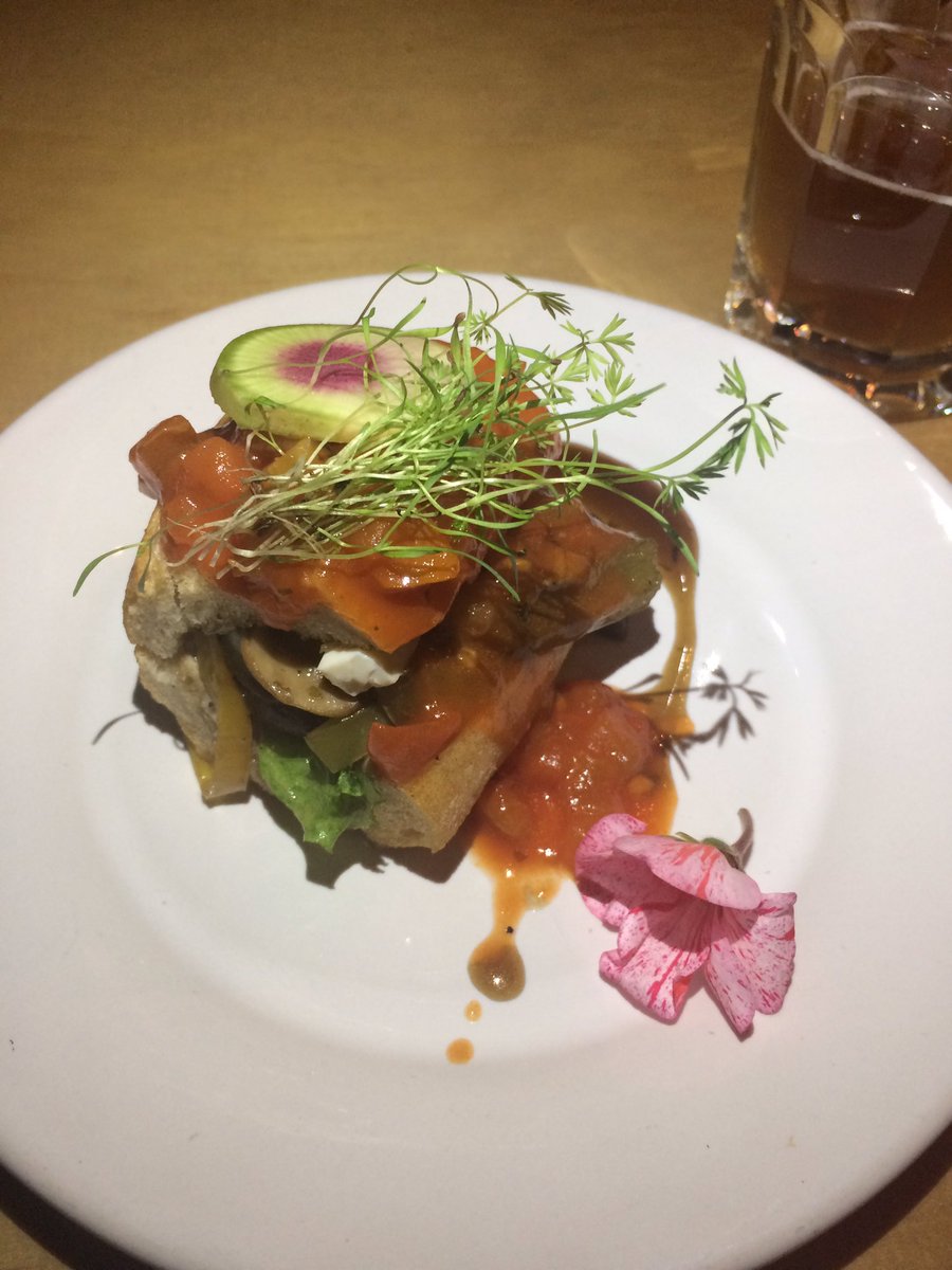 victormercadosa's tweet photo. Hoy degustamos en @romerita28 con @Cerveza_Colombo 👌🏼👌🏼👌🏼 Mis favoritas: la de pulpo y la cochinita 😍 https://t.co/nV4vC1Gp3V