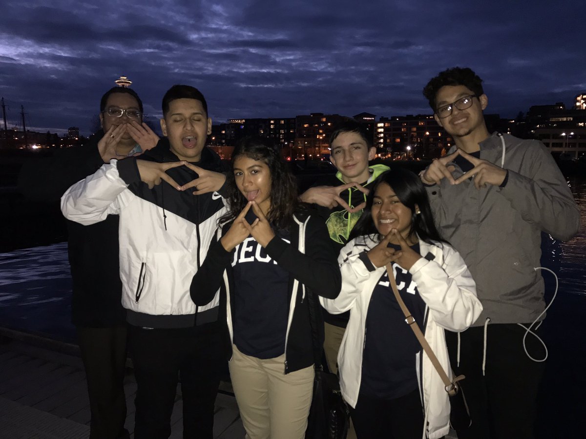 DECADVHS's tweet photo. #DECAMonth Day 25: Our favorite DECA trip souvenirs! Deca long sleeves from the @DECAInc store at #WRLC2016 https://t.co/XsNbJlsGaP