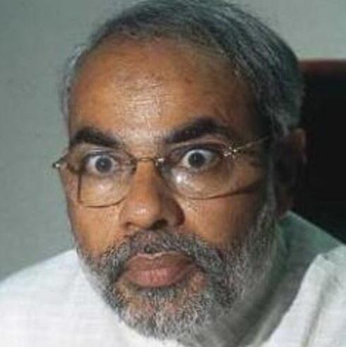 Shubham_RI's tweet image. जनता की प्रधान मंत्री मोदी से अपील --  
कृपया अपनी पाओ किलो की अकल का इस्तेमाल न करे.
#DeMonetisation #ModiNoteGate #MMSexposesModiLoot