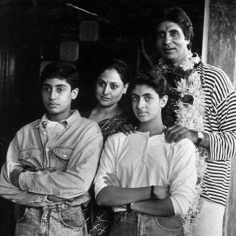 PriyaaNaarayan's tweet photo. .@SrBachchan sir's family pic, Bachchans! 😎
#AmitabhBachchan @juniorbachchan #JayaBachchan #ShwetaBachchanNanda https://t.co/gDL4tmFRem