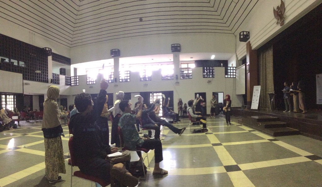 [LIVE REPORT]
Sedang berlangsung babak ke dua dalam acara Auf dem Ersten Platz.