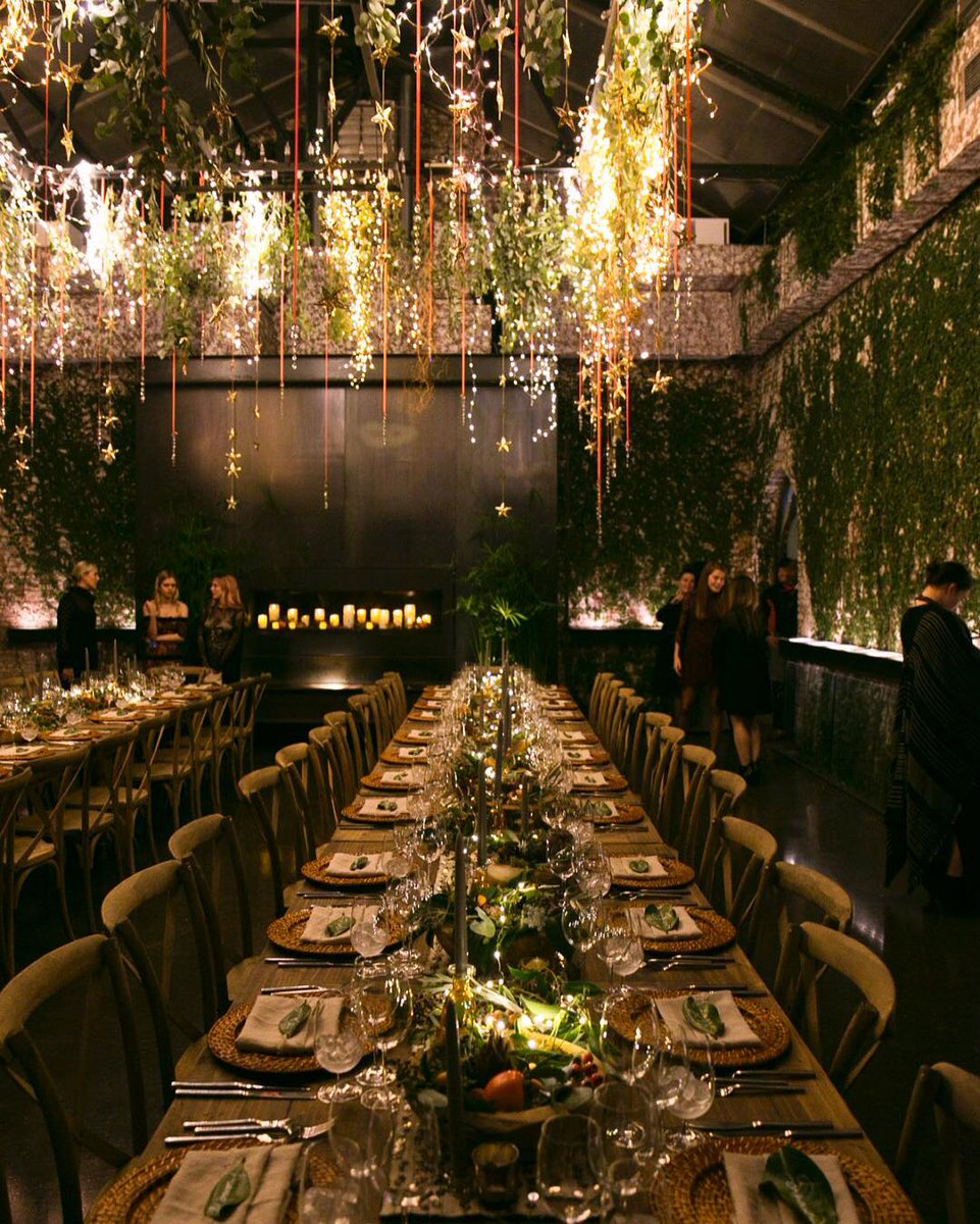 Floktu's tweet photo. Inspiration from the lovely @FreePeople at their #FPGather holiday dinner! We absolutely love this space. https://t.co/n8XStPgL4u