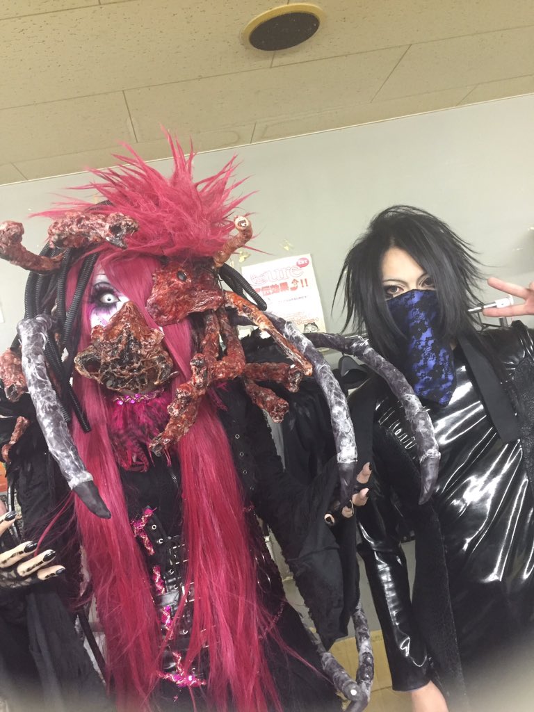 Ba_hideaki's tweet photo. 24日アメリカ村Fanj twice
25日名古屋ホリデー
ありがとうございました！
トラブルありましたが楽しいライブでした！ https://t.co/DGezVMTbFA
