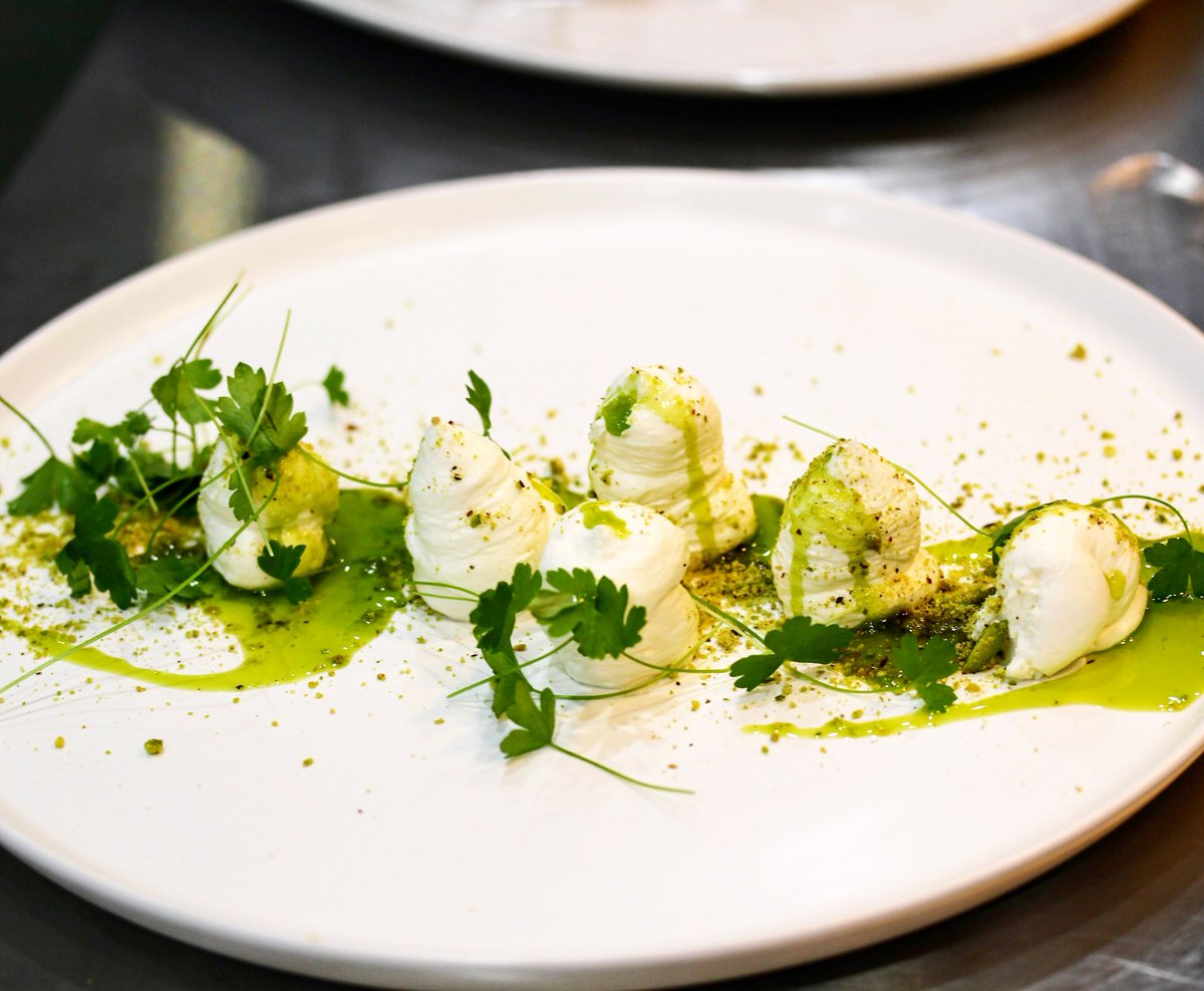 findmyrice's tweet photo. New restaurant #COYA by Ashraf Saleh is modern Australian Middle Eastern food at it's best! Thank you Chef! https://t.co/eDxPeSbq5Y