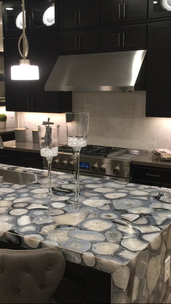 iDesigniDecor16's tweet photo. Hmmm interesting! #design #designer #interiordesign https://t.co/2ngi9gwuYX
