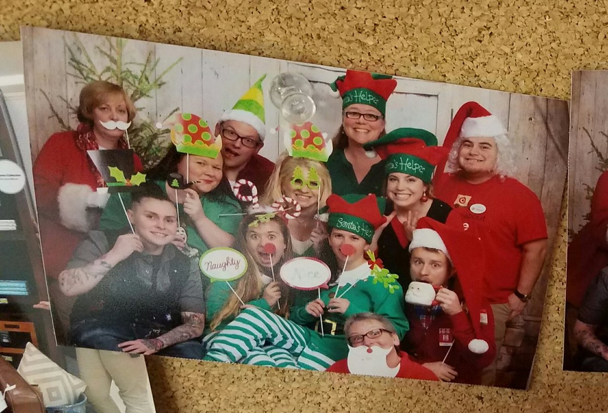 1 year=different team, same #winning spirit! #oldfriends #newfriends #BestTeamInRetail <a href="/DebnSherl/">Deb Hunt</a> <a href="/Lindsayyybert/">Lindsay bert</a>