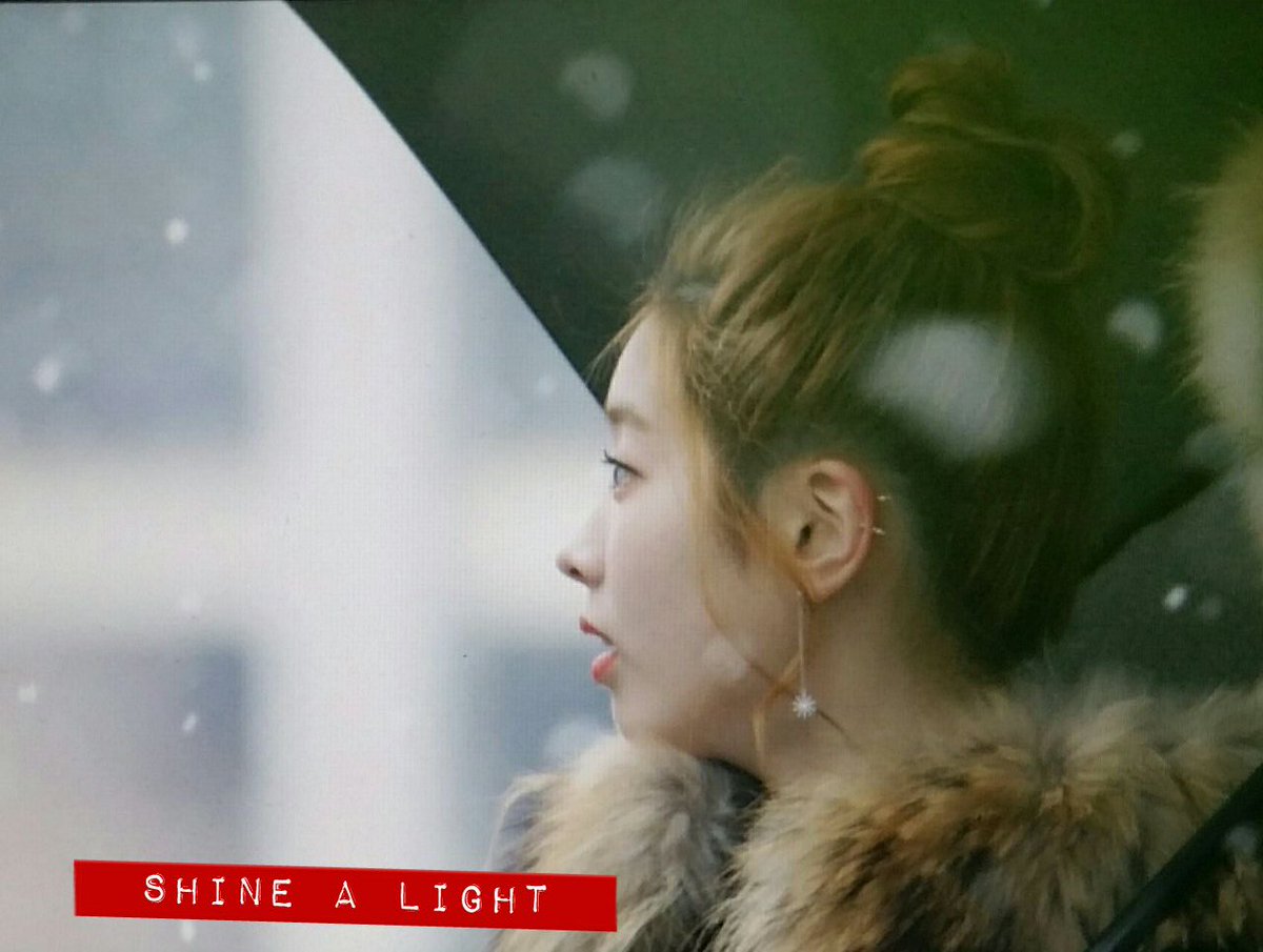 [트와이스] 하얀 눈을 맞는 다현이의 하얀 피부 | 인스티즈