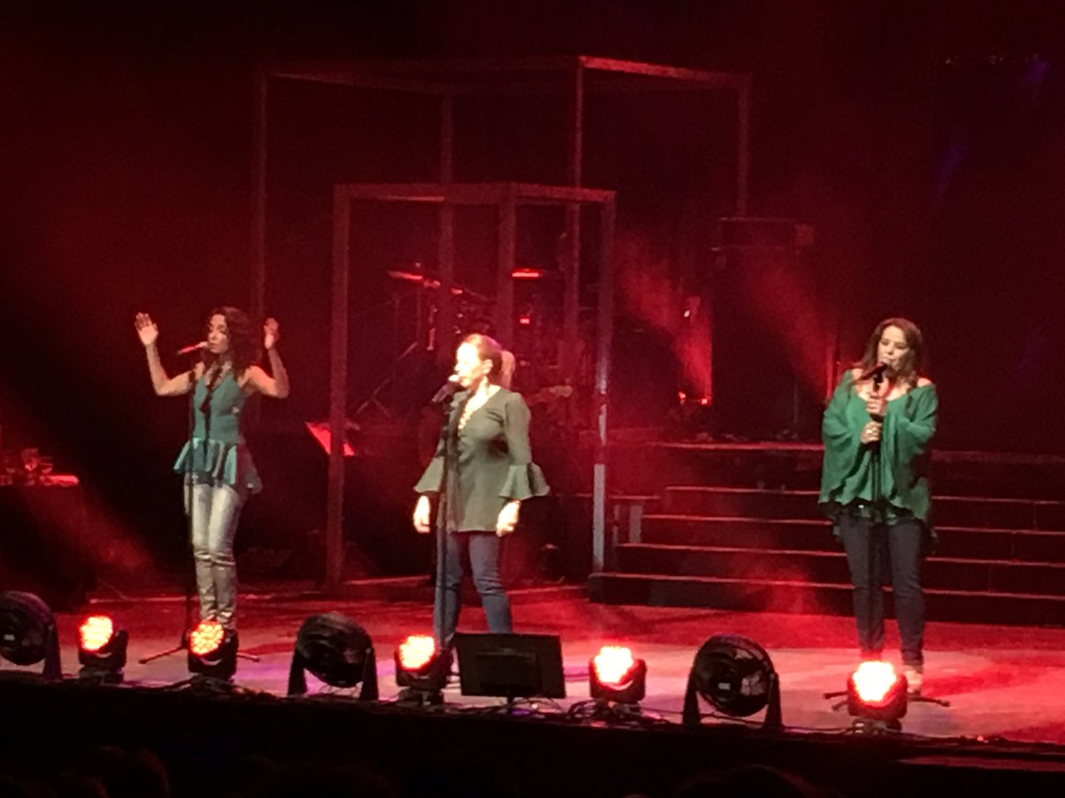 Gabriela Ferado tweet media