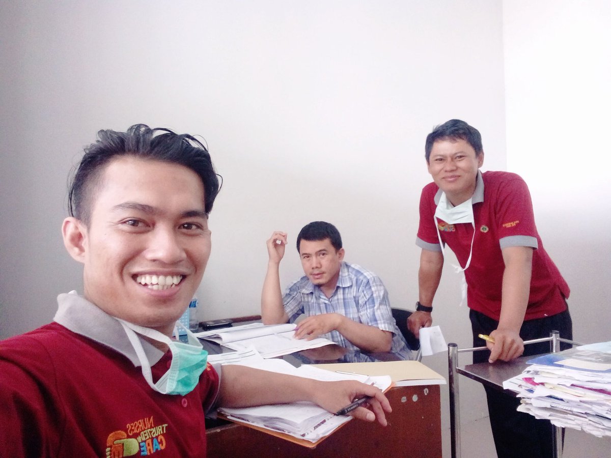 ziesAF's tweet photo. Visite pagi bareng dr. Indra @ipul #rssmc https://t.co/OsFawuwmYE