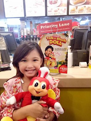 ashcabrera0311's tweet photo. Ashley got her own @Jollibee Talk &amp; Blush Doll...
#JollibeeDoll #JollibeeTalkBlushDoll #JollibeeDollModel https://t.co/S5HNc1uFK1