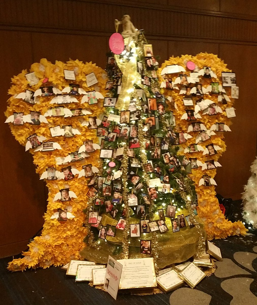 BCgoldribbon's tweet photo. @ChildhoodCancer Awareness Tree  @BCChildrensHosp @FOT @TEAMFINN  Festival of Trees @thefourseasons vote for tree to help pediatric cancer https://t.co/cvnMdLJ4Ny