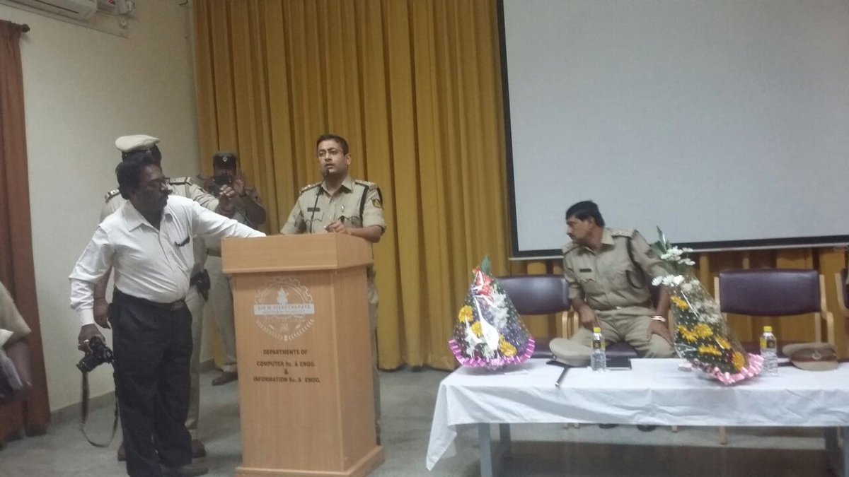 DCPNEBCP's tweet photo. As per guidance of addl cp East Conducted a workshop for all Mobile phone dealers sim dealers and repair technicians about legalities. https://t.co/wDCBqszyZN