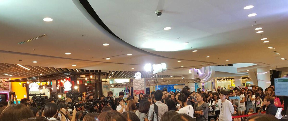 ณ บัดนาว!
"ริท"มาแล้ว🎉🎉🎉🎉🎉
ที่หน้าร้านหนังสือ"ซีเอ็ด"
ชั้น 5 เซ็นทรัล-พระราม 9
📚 #ทำทุกอย่างให้สุดRitz 
Bookshop Tour!