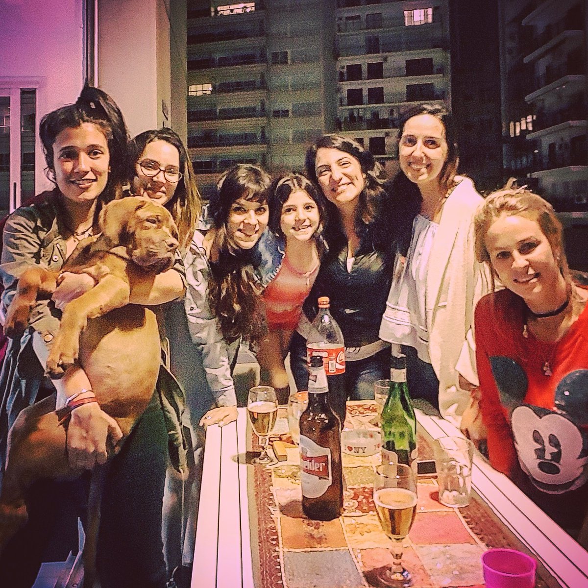 CeciDaffinoti's tweet photo. #viernes 🎉 #nosotras + #amandis + #roma https://t.co/pmMJbkgnHd
