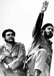 Ve bakışlarıyla ve sözleriyle ve eylemleriyle tarihi değiştirerek geçtiler dünyadan. Güzellik vaat eden rüzgarlı adamlardı. #FidelCastro