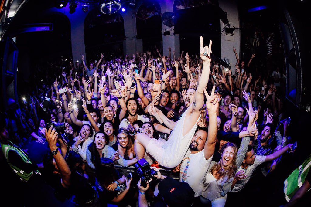 👋🏽 from me and my friends down unda #melbourne https://t.co/uLqUyaDwb1