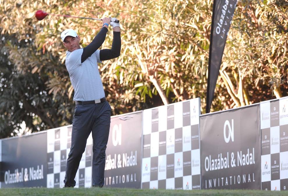PulaGolf's tweet photo. #on2016 @RafaelNadal jugando con sus tíos #onfire #GrandeRafa (-102) frente a (-94) d @Jose_Maria_Olaz el mejor evento solidario del mundo. https://t.co/DsP4fD1JuN