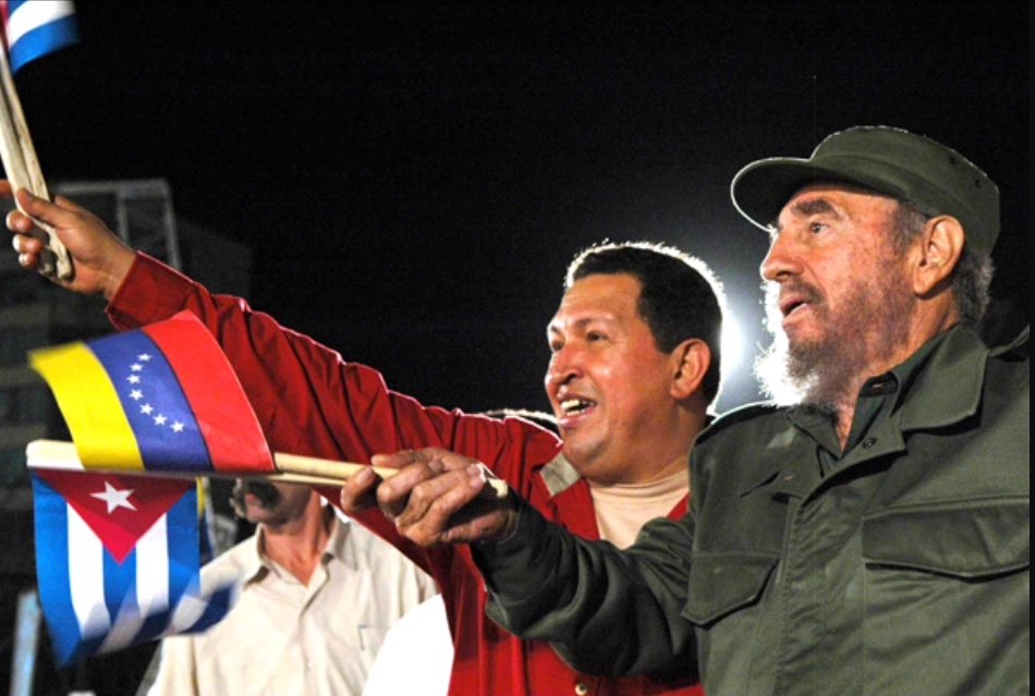 ErikaOSanoja's tweet photo. Dime quién te llora, quién celebra tu partida y diré que LA HISTORIA TE ABSOLVIÓ. #HastaLaVictoriaSiempre Fidel!🇨🇺🇻🇪 https://t.co/TyCsfpKoRA