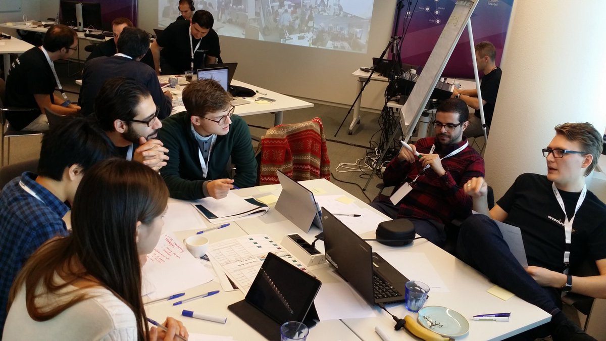 MarijaDRJ's tweet photo. #AccentureDigiHack in progress! Amsterdam teams are doing great!!! 💪👍 https://t.co/MOyOCjwD8T