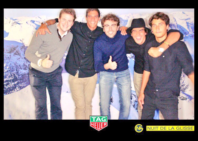 ChiccoRetta's tweet photo. Bons skieurs Grands Surfeurs! Merci  @NuitdelaGlisse #DontCrackUnderPressure #TAGHeuer #Tahiti https://t.co/hXjwJ3LHVq