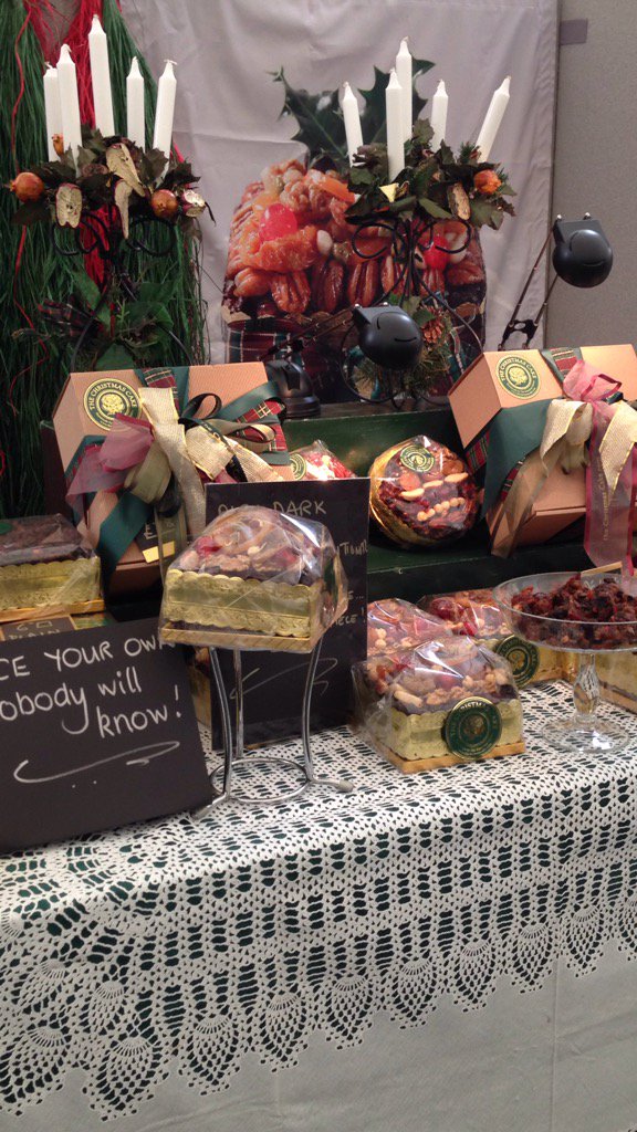 3 hours doing business at Newmarket Racecourse ... no sign of My New Elf?? Shall I sack her?