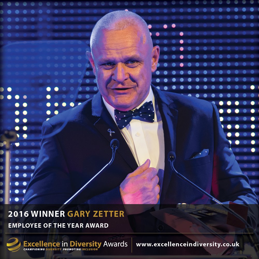 InclusiveTop50's tweet photo. The outstanding @RugbyGaz our winner of the Employee of the Year Award at the #EiDA2016!!! https://t.co/PJsOa8aQBZ