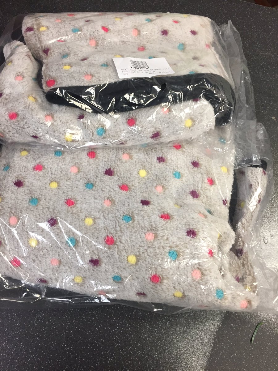 fundsrdr's tweet photo. Thank you @purplepip0 for our blankets 🐶 @CorynRDR https://t.co/f5nqRUwmCe