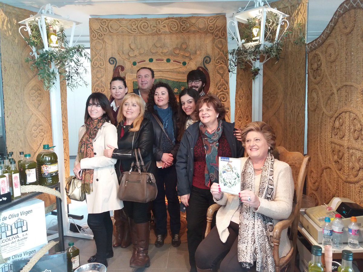 En #Fiestadelaceitefresco <a href="/AECACabra/">AECACabra</a>  #blogtrip #influencers 
<a href="/infoCabra/">Ayuntamiento Cabra</a>  <a href="/CabraInformacio/">Cabra Informacion</a>