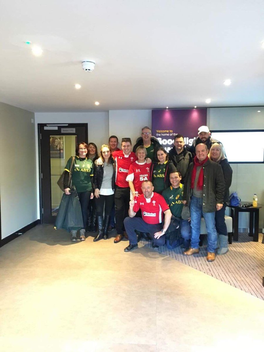 <a href="/MarkCash15/">Mark Cash</a> <a href="/WeAreSUGM/">WeAreSUGM</a> <a href="/SpencerGraydon/">Spencer Graydon</a> #hohoho #bookingbonanza Vic parks own Elf on the shelf has arrived SUGM with our PI guests 🎅🏽🙋🏼‍♂️🤗