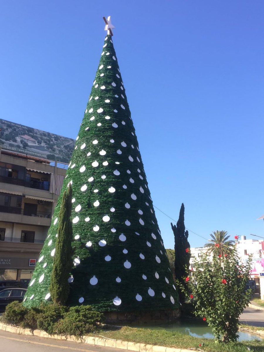 Batroun_Traders's tweet photo. #ميلاد #البترون
#christmas in #batroun https://t.co/8lxJI28kyI