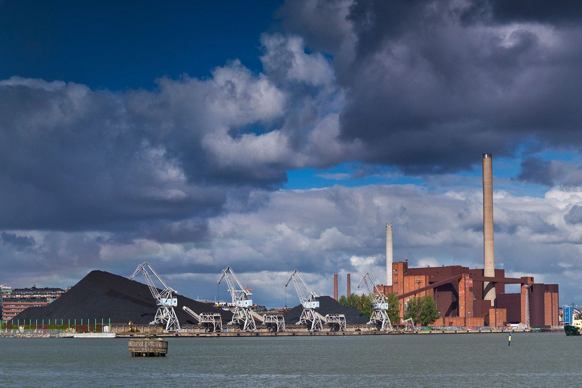SarahKerrEnergy's tweet photo. #Finland set to become first country to ban #coal use for #energy https://t.co/kNjU1OfwmH https://t.co/SjkTLcVf2o