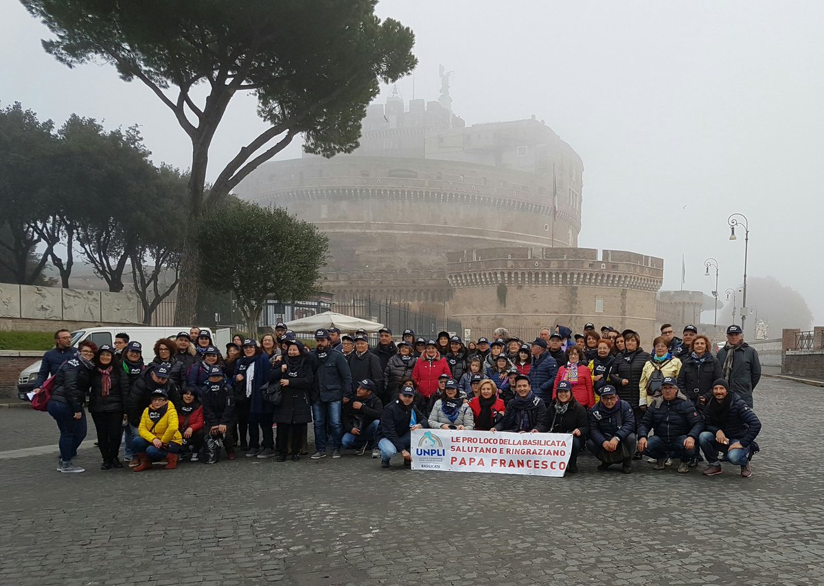 roccofranciosa's tweet photo. La delegazione lucana...In attesa di Papa Francesco #udienza #Unpli #Basilicata #serviziocivile #unplibas #unplibasilicata https://t.co/8YjPjJjMIo