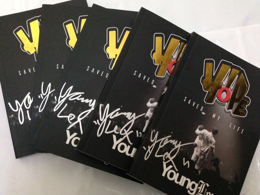 edoding's tweet photo. mau ngadain kuis hadiahnya buku #HipHope @Young_Lexx gold edition ada yang mau RT yuuk https://t.co/vj0sfsn4y3