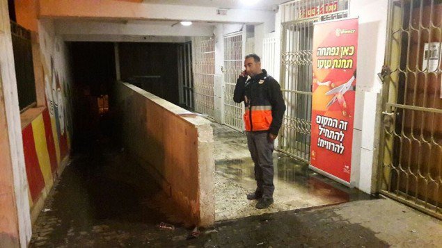 3 badly injured in fire at Ma’ale Adumim apartment block 7newsworld.com/2016/11/26/3-b…