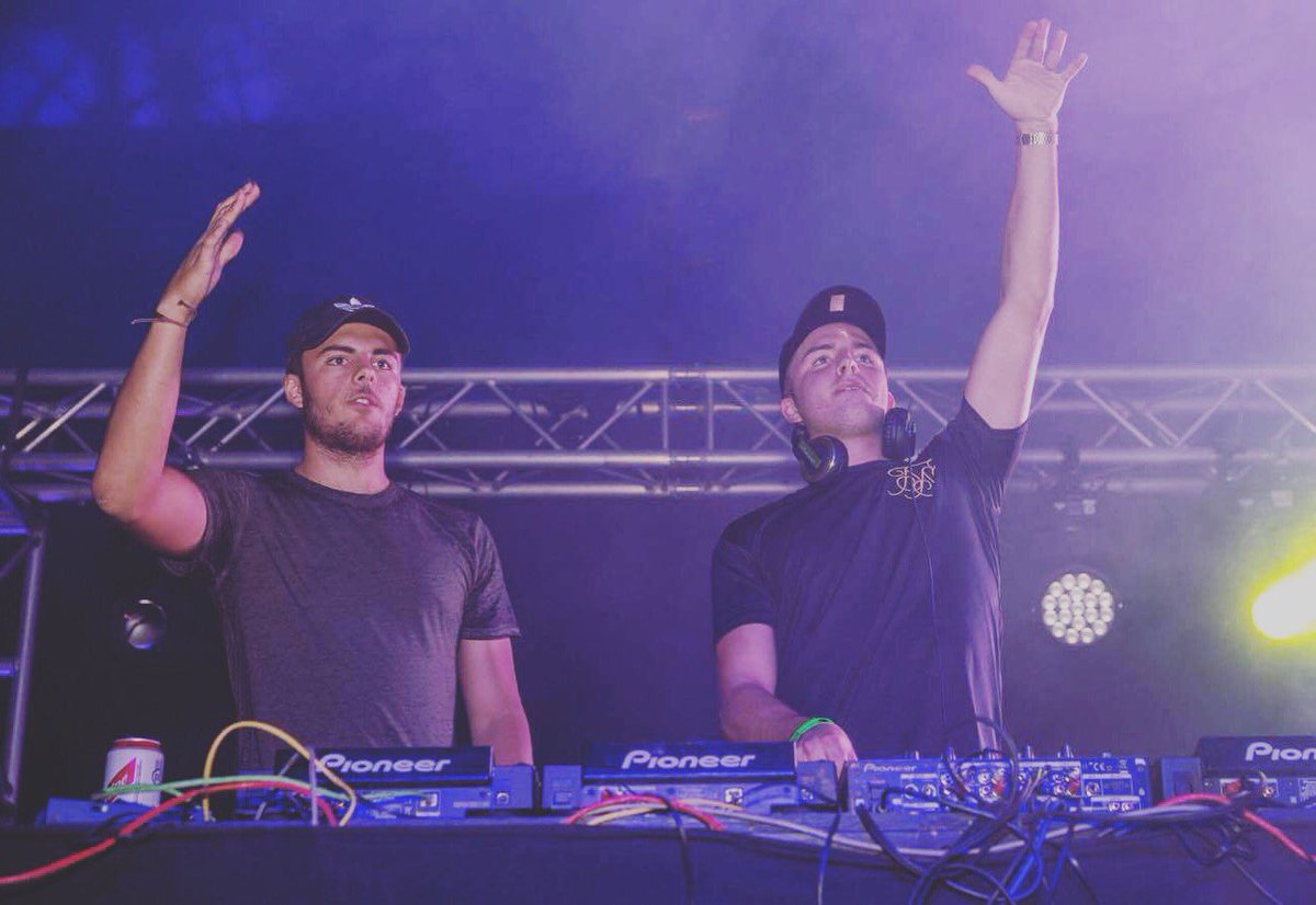 HarryReeves7's tweet photo. When ur in mid rave, but remembered u didn't hang in up ur mums washing ๐... #Festival #Bro #breaks #Basline https://t.co/dEzYx9thE7