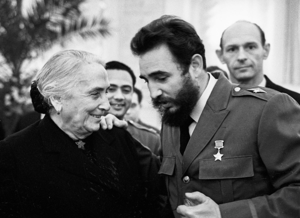 kebabdegato's tweet photo. Hombres como tú no mueren, ni en la historia ni el tiempo,¿cómo habrian de morirse los hombres que son eternos? # https://t.co/cLnZauifIf