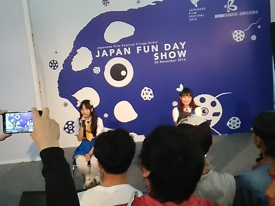 CandyLove_ID's tweet photo. @Ask_Nia &amp; @zkmiichan lagi Performance nih ^^ 
Ayo yg lagi ada di Fx Sudirman~ liat ya ^^ https://t.co/3zfSfIXG9S