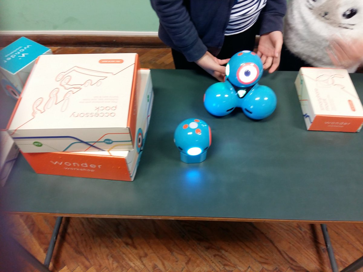 LattugaTweet's tweet photo. #coderdojofvg #teacherdojo @orianacok @giuseppe_tavera @Sara_Rovinelli @ethanol76 @AlessandroPretz https://t.co/m3e5Bhd59J
