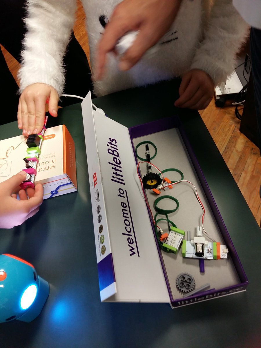 LattugaTweet's tweet photo. #coderdojofvg #teacherdojo @giuseppe_tavera @Sara_Rovinelli @AlessandroPretz @orianacok @ethanol76 https://t.co/ws87Luw8Ta