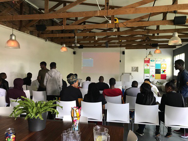 JoziHub's tweet image. Kicking off shortly #devfest2016 @gdg @googledevs  at Jozihub