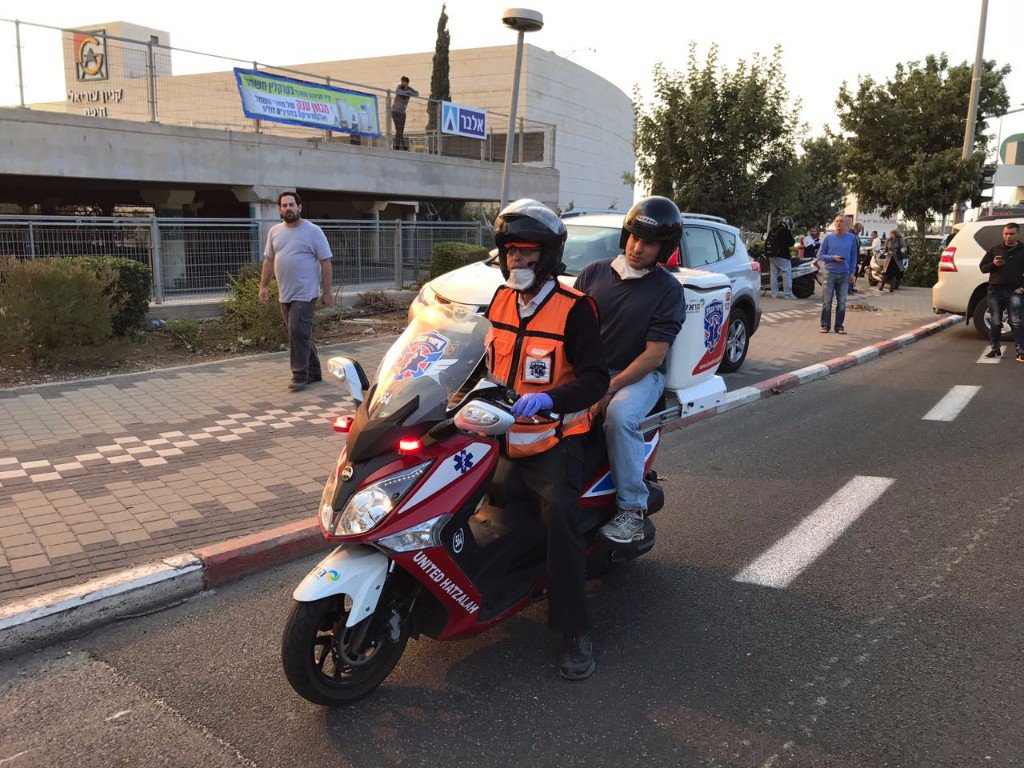 United Hatzalah Mobilizes Hundreds of EMS Volunteers to Respond to Fires Across Israel 7newsworld.com/2016/11/26/uni…