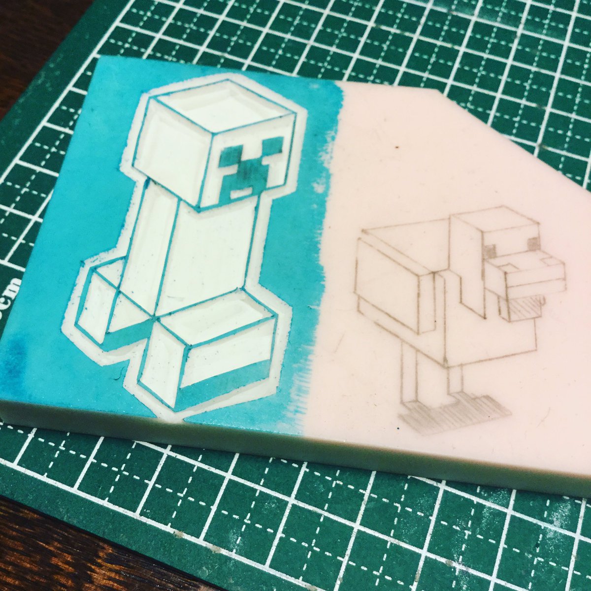 まるゆ Nierとモンハン No Twitter 消しゴムはんこ マインクラフト 途中ですが マイクラからクリーパー 元がブロック単位のゲームなので定規を使って見ましたが なかなか ないよりマシ もっと複雑な色ですが ドット単位は無理です ﾟdﾟ